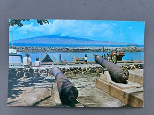 c1960’s Cannons At Lahaina Harbor, Maui Hawaii Vintage Postcard - Picture 1 of 2
