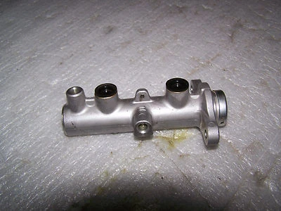 02-07 SUBARU IMPREZA WRX STI BRAKE MASTER CYLINDER OEM FACTORY USED Foto 1 de 4