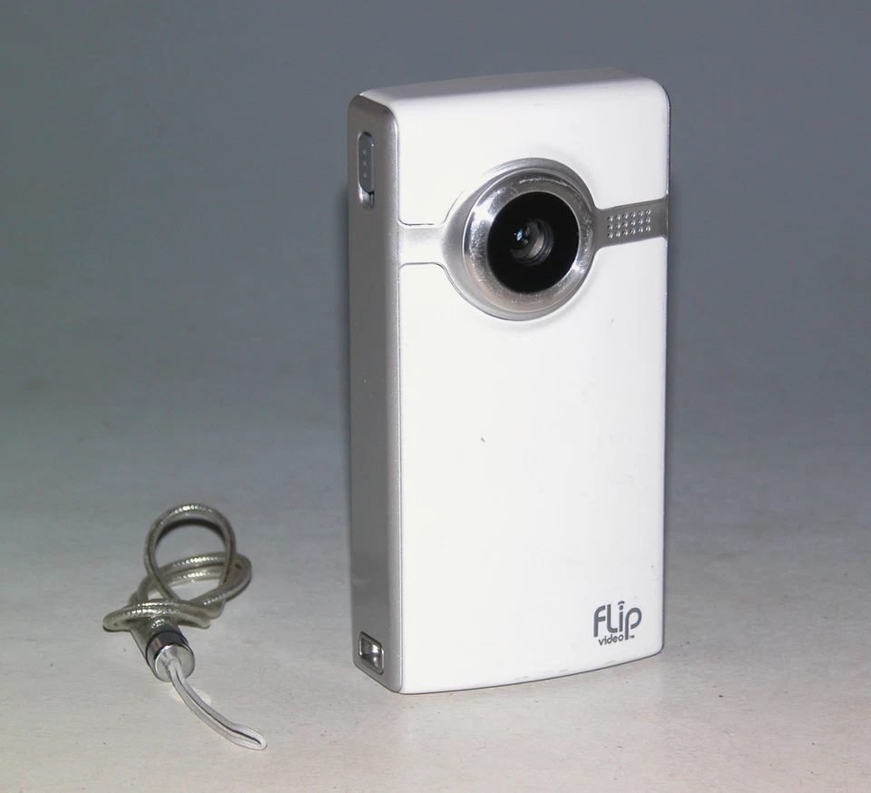 Flip Video F260W / PSV-552 60 Minutes Flash Media Camcorder - White #2757 - Image 1 of 4