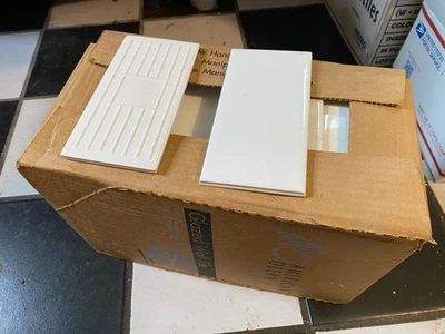 Caja/44 Azulejos de pared de metro de campo blanco hielo brillante (tamaño 3x6) AMERICAN OLEAN Foto 1 de 4