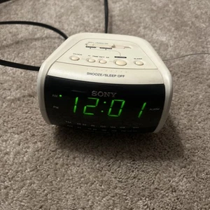 Sony Dream Machine ICF-C112 Digital Alarm Clock Radio Sleep Snooze Works White - Picture 1 of 8
