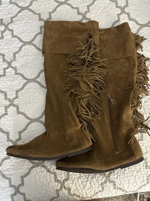 Bota Minnetonka para mujer talla 9 marrón gamuza flecos hasta la rodilla cremallera lateral Foto 1 de 4