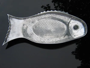 ARTHUR COURT 1975 ALUMINUM 25" LARGE FISH PLATTER WITH SCALES & STONE EYE - Imagen 1 de 12