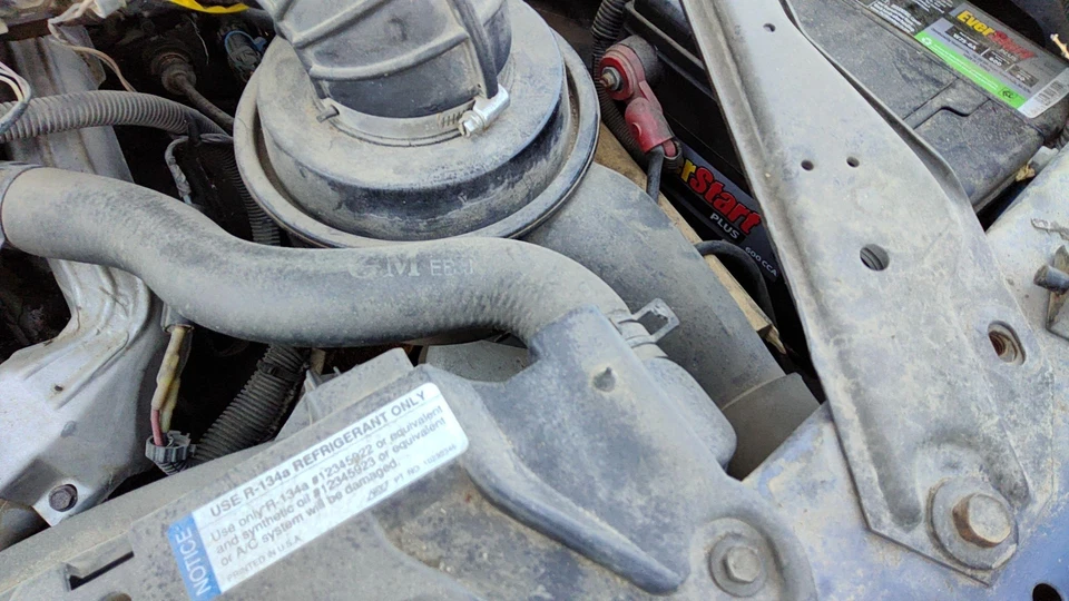 94-96 Olds Cutlass Ciera Air Cleaner Filter Box Oem Intake Housing 3.1l 25099407 - Image 1 of 4