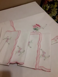 Vintage Embroidered Tablecloth And Napkins Vintage 81 By 64" - Picture 1 of 11