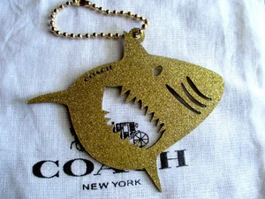 Coach oro glitter squalo squalo jumbo regalo etichetta portachiavi o borsa ciondolo NUOVO - Foto 1 di 2