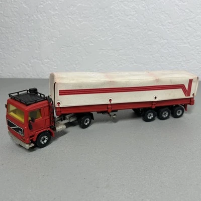 Siku VOLVO F10/F12 Awning Trailer Sattelzug  Volvo Dealer Rare 3412 Red - Image 1 of 4