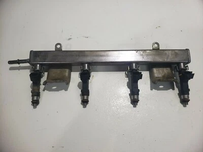 Juego de inyectores de combustible MAZDA 3 2006-2013 2,5 L con riel genuino L3G513250 OEM Foto 1 de 2