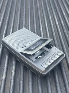 RADIO SHACK CTR-100 CASSETTE TAPE RECORDER AC/BATTERY - Picture 1 of 15