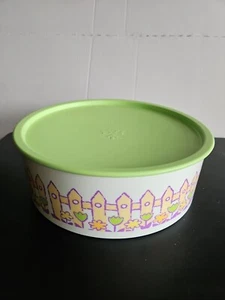 TUPPERWARE ONE TOUCH "F" SHORT COOKIE CANISTER #3421 Spring Fence Flowers Green - Picture 1 of 5