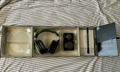 ASTRO A40 TR + MixAmp Pro TR Wired Gaming Headset | PC Mac PS4 PS5 | - Image 1 of 4