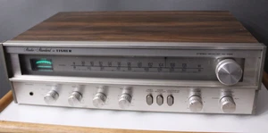 Receptor estéreo AM FM estándar Fisher Studio de colección modelo RS-1022 encendido - Imagen 1 de 23
