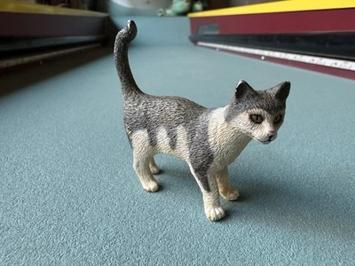 Schleich GATO GRIS Y BLANCO Doméstico 13638 Figura Gatito Retirado 2008 Mascota Gatito Foto 1 de 4