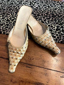 PRADA LEDER PANTOLETTEN SCHUHE KITTEN HEEL BEIGE NEUTRAL SPITZ GR. 6 EU 36 SELTEN VTG - Bild 1 von 11