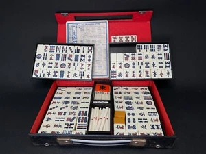 Japanese Riichi Mahjong Antique, Japan MVC Mah Jong Set, yellow back, Black Case - Picture 1 of 7