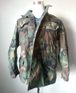 Abrigo del Ejército de los Estados Unidos Campo Frío Talla M Camuflaje Verde American Apparel Inc. - Imagen 1 de 12