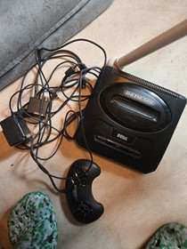 Sega Genesis console bundle w/ Controller -  Has Cords Great Shape! Mk-1631