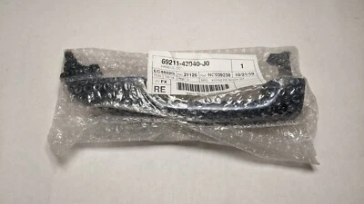 Manija de puerta delantera o trasera genuina Toyota 69211-42040-J0 izquierda o derecha 2013-2015 RAV4 Foto 1 de 4