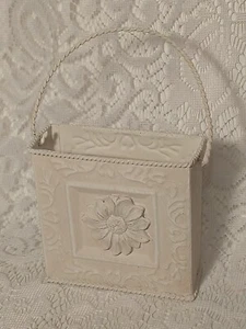 Daisy Metal Notes Keys Or Mail Holder Wall Hanging Home Decor tblap1 - Picture 1 of 12