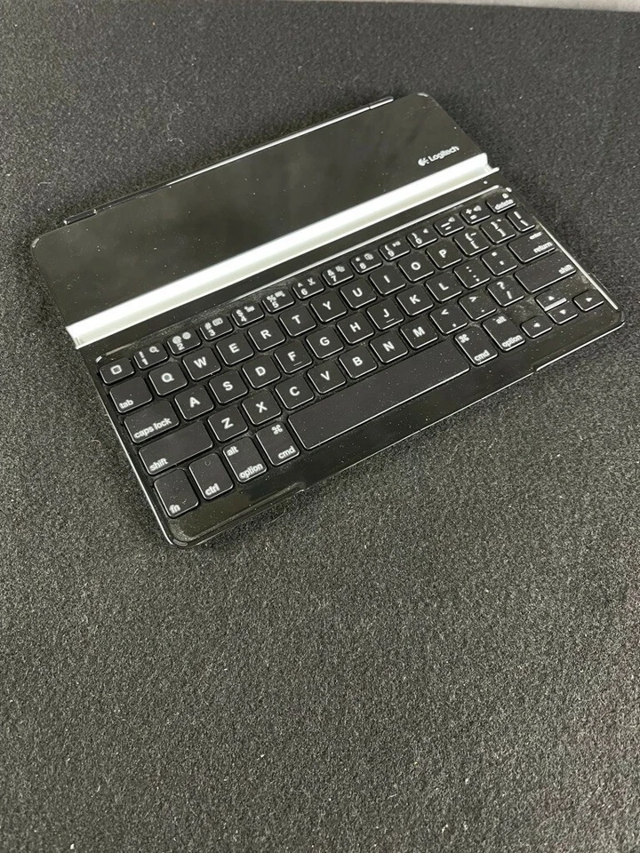 Teclado universal Logitech para Apple iPad - Grafito Foto 1 de 4