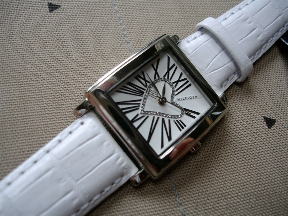 +BONO-NUEVO RELOJ TOMMY HILFIGER VERANO CUERO BLANCO DAMAS CORAZÓN 1780944 Foto 1 de 4