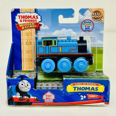 Thomas & Friends Ferrocarril de Madera Iluminación Revelar Thomas CHN24 NUEVO EN CAJA Foto 1 de 4
