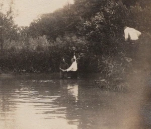 1920s Preacher Baptizing Man River Religious Scene Candid Prayer Moment - Bild 1 von 3
