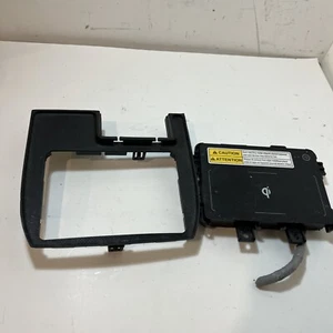 CONSOLE CHARGEUR SANS FIL HONDA CIVIC 2016 OEM 39570-TBA-A02 - Photo 1 sur 7