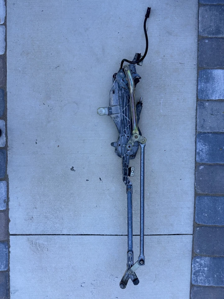 1998 MERCEDES-BENZ S320 W140 LIGAÇÃO DO LIMPADOR DE PARA-BRISA DIANTEIRO COM MOTOR FABRICANTE DE EQUIPAMENTO ORIGINAL - Imagem 1 de 4