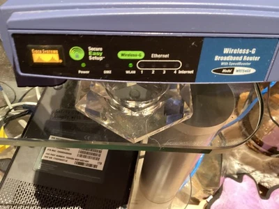 Linksys Wireless-G Broadband Router with Speed Booster WRT54GS v5.1 - Image 1 of 4