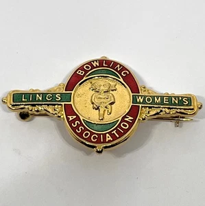 Lincolnshire Women's Bowling Association Enamel Lapel Pin Badge Bowls Lincoln UK - Picture 1 of 2