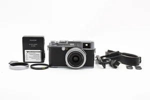 Fujifilm FinePix X Series X100 Silver Digital Camera From Japan (Excellent++) - Picture 1 of 12