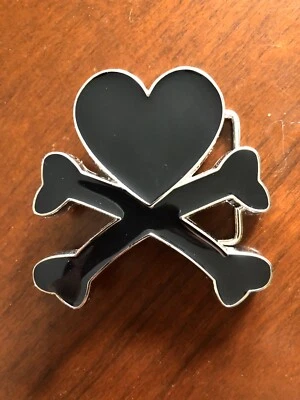 Lindo corazón negro huesos cruzados de miedo huesos de esqueleto metal hebilla de cinturón para mujer” Foto 1 de 2