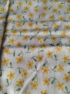 Flanella Giallo Fiore Off White/Crema Avorio Fondo Stampa Materiale 46" X 26" - Foto 1 di 4