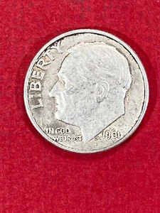 1961 D United States 10 Cent Silver Coin Circulated - Picture 1 of 2