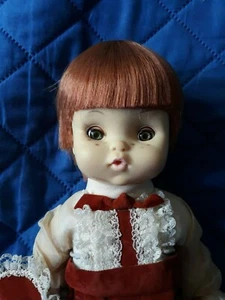 VINTAGE 11 '' EFFANBEE BOY DOLL '' RINGBEARER '' 1966 VELLUTO MARRONE VESTITO ETICHETTA BRACCIO - Foto 1 di 8