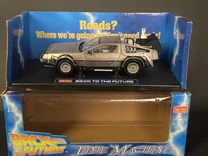 Sun Star 1/18 Scale Back to the Future Time Machine - Delorean DMC-12 - Picture 1 of 7
