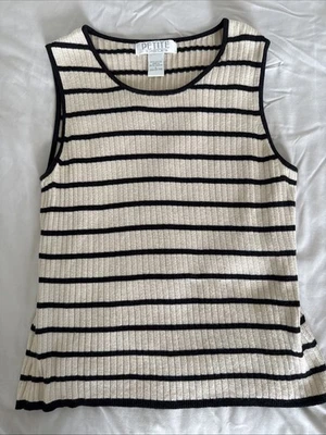 Suéter para mujer Petite Sophisticate con cuello en V, talla, grande, beige y negro Foto 1 de 4