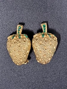 Bellini Strawberry Earrings Clip On Gold Green Vintage 50s 60s Rhinestone READ - Bild 1 von 7