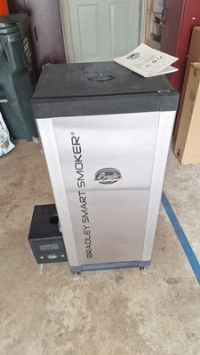 Fumador digital Bradley BTDS108P de 6 racks Foto 1 de 4