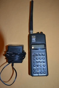 Uniden Bearcat BC245XLT 300 Kanal 12 Band Handscanner, Ladegerät, Handbuch - Bild 1 von 6