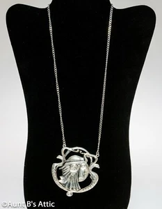 Egyptian Queen Pendant Silver Metal Ancient Queen Costume Medallion - Picture 1 of 2