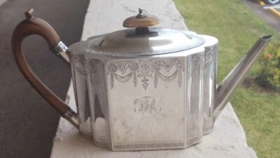 Tetera de plata esterlina Thomas Parr II rara de 1792 valorada por Heritage Auctions Foto 1 de 4