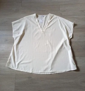 Simply Be Cream V Necked Short Sleeved Tunic Top BNWT Holiday Party Smart UK24 - Picture 1 of 15