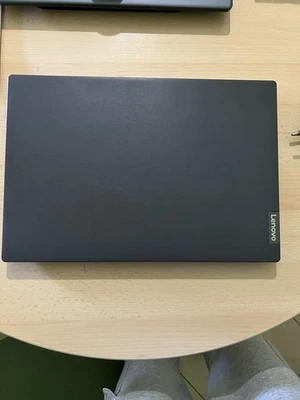 Lenovo V15 Gen 4 15,6" (256GB SSD, AMD Ryzen 5 7520U, 2,8GHz, 8GB RAM) Laptop - - Immagine 1 di 4