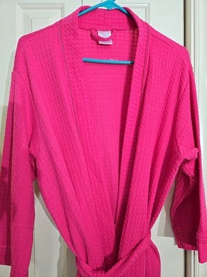 MEAN GIRLS Roupão Curto Rosa Quente Padrão Waffle Tamanho XL Bolsos Slash - Imagem 1 de 4