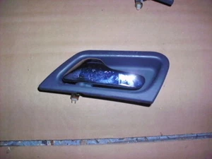 Mercedes Clase C berlina W203 2003 manija de puerta interior delantera izquierda - Imagen 1 de 1