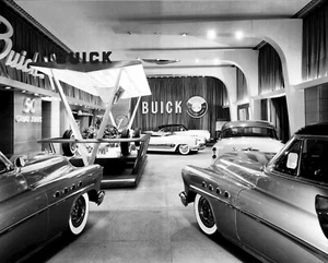 Buick display at the  GM Motorama in the Waldorf Astoria 8 x 10 Photograph - Picture 1 of 1