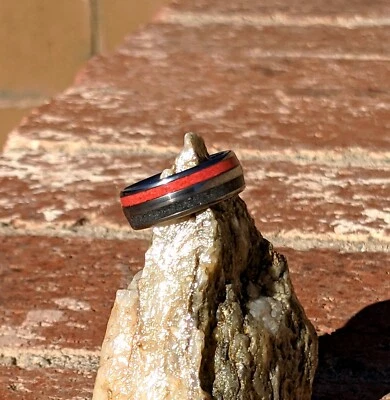 Anel de titânio feito à mão com escarlate e cinza * Tamanho 10 * Vermelho e cinza - Imagem 1 de 4