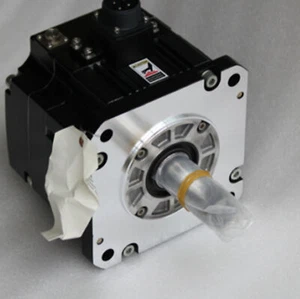 New In Box Mitsubishi AC Servo Motor HF204BS-A48  HF204BSA48 - Picture 1 of 2